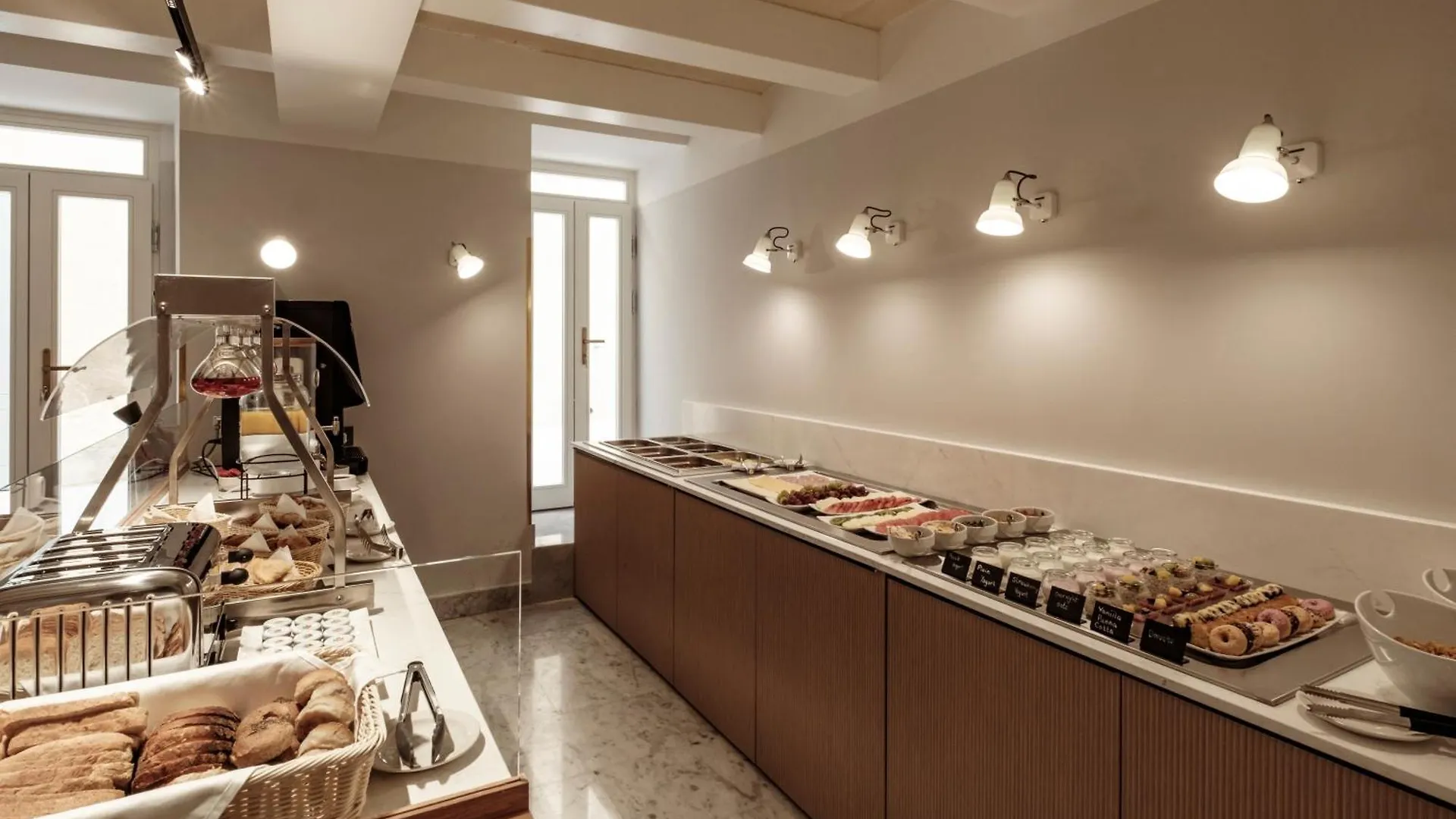 Hotel San Karlu La La Valletta 3*,  Malta