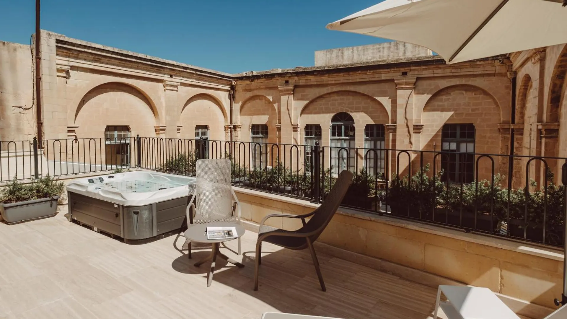Hotel San Karlu La La Valletta